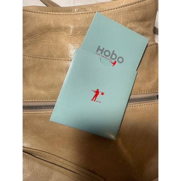 Hobo The Original Crossbody Bag – Pumice Beige Leather - Picture 3 of 6